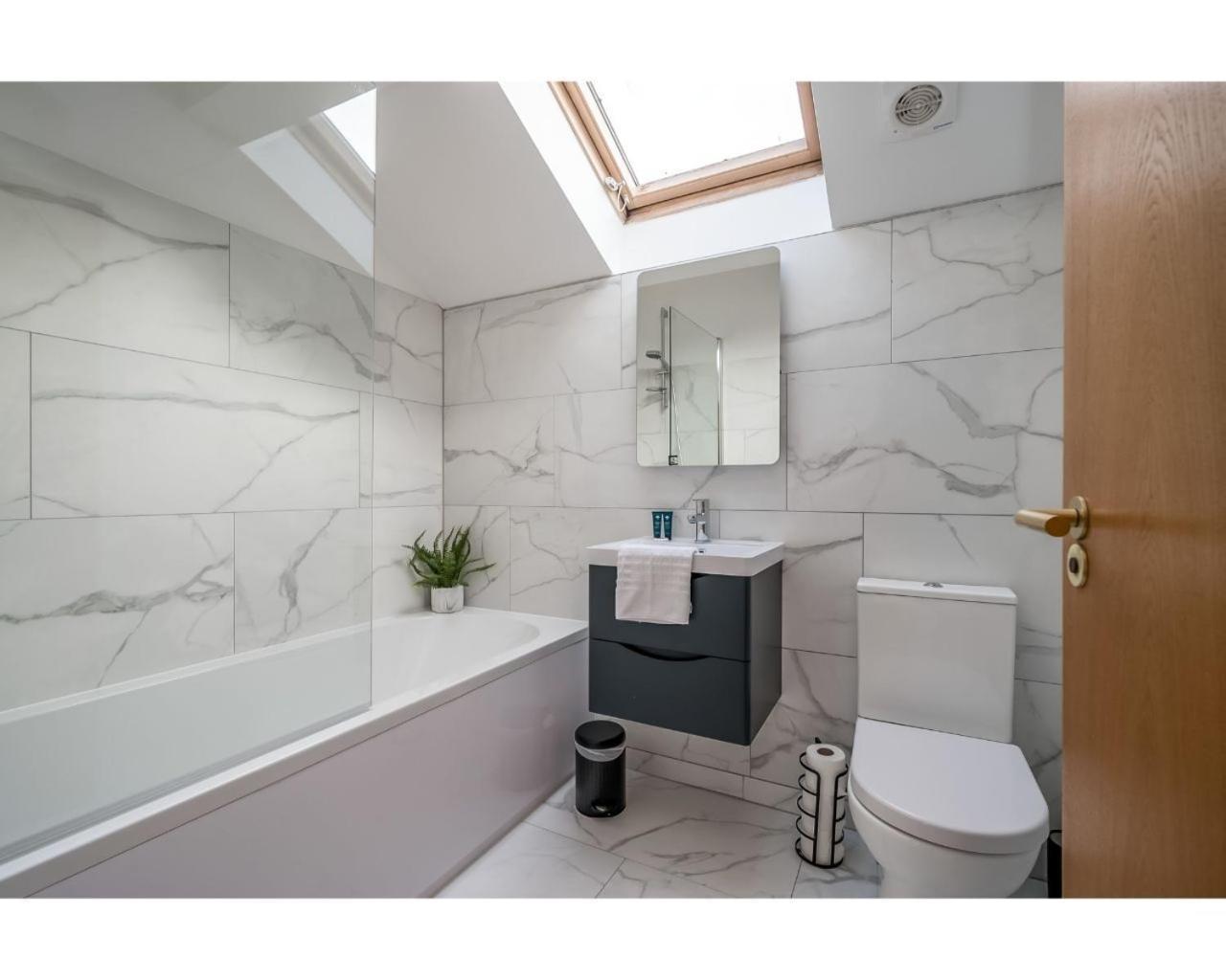 Central Belfast Apartments Pottinger'S Quay Bagian luar foto